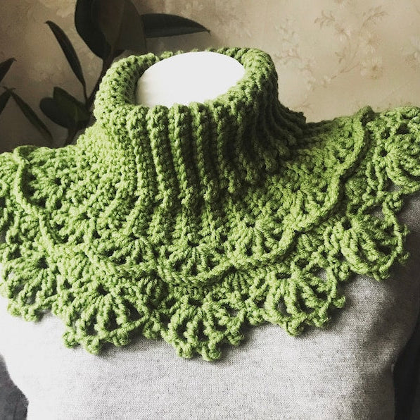 Maria Crochet Neck Warmer Pattern