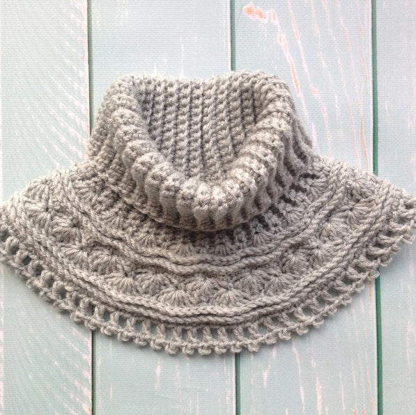 Grey Sea Waves Crochet Neck Warmer Pattern